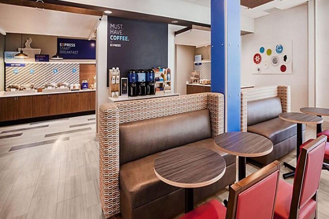 Holiday Inn Express & Suites - Staunton By Ihg Luaran gambar